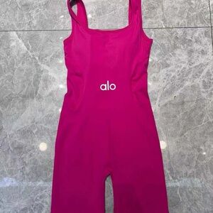 Sleek Black Halter Romper – One-Piece for Summer Nights & City Days